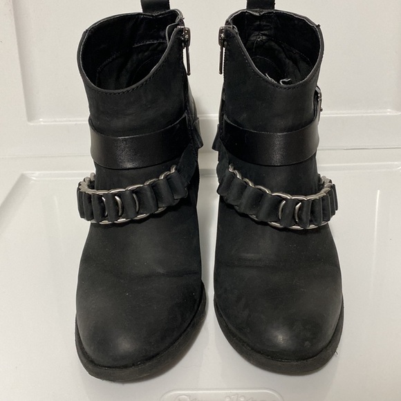 Donated.  Aldo Size 8 black leather booties - Leather - Picture 2 of 6